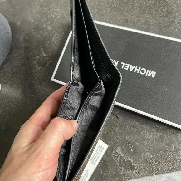 Michale Kors Brown Logo Print Men’s Wallet - Picture 4 of 4